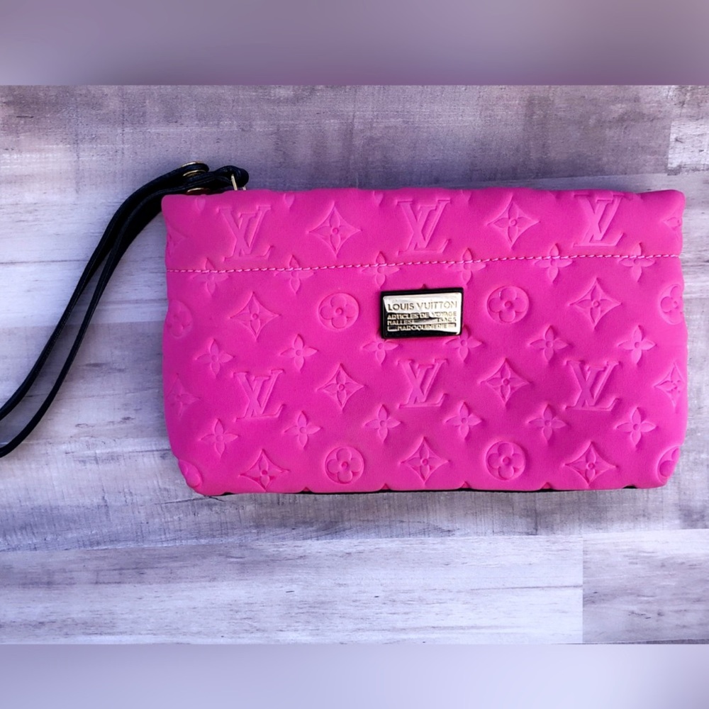 Pink Louis Vuitton Pouchette
